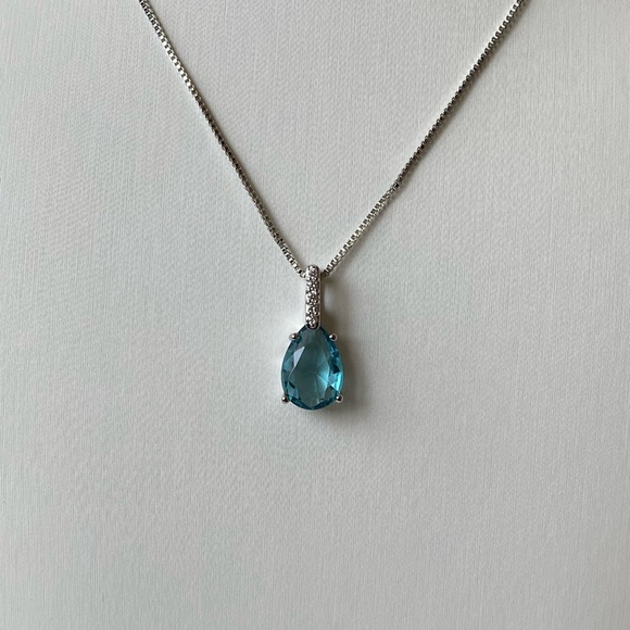 Jewelry - Blue topaz pendant 925 sterling silver